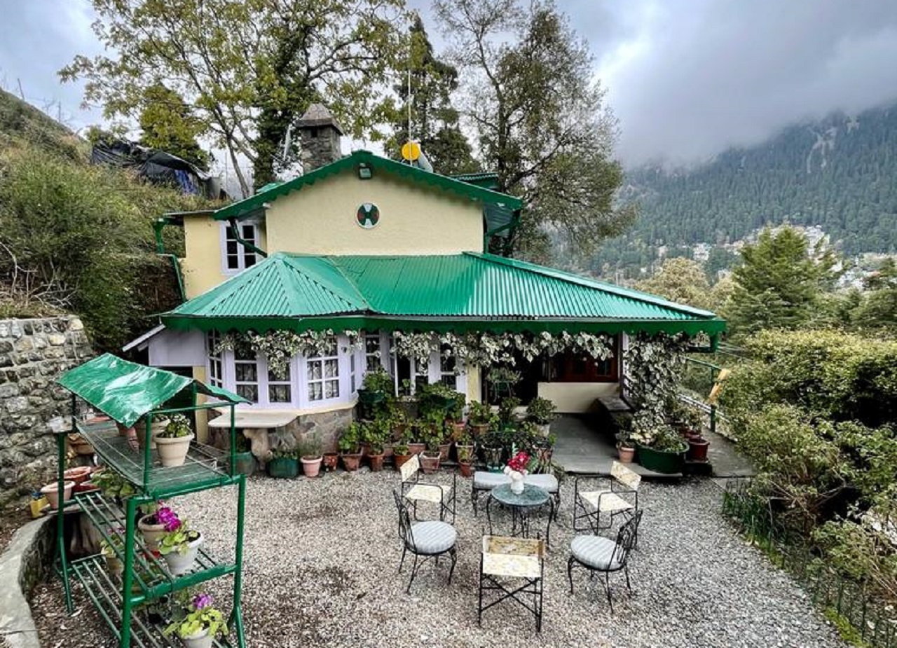 ROSASTAYS Nainital Bungalow: The Charm of Homestay Living